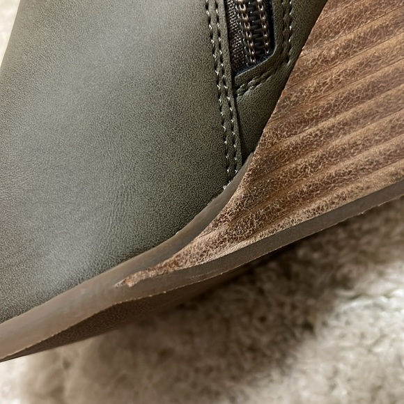 Report Footwear Guine Wedge Bootie Olive Green - Picture 6 of 12